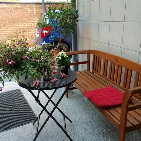 Individuell Wohnen Loft-charakter Im Innenhof Apartment