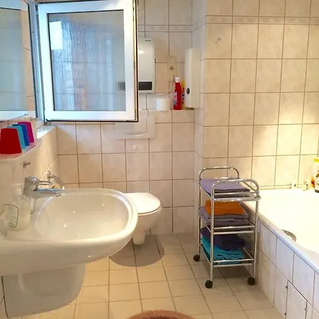 公寓 Individuell Wohnen Loft-charakter Im Innenhof