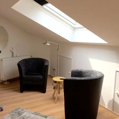 Individuell Wohnen Loft-charakter Im Innenhof