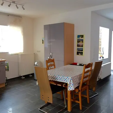 公寓 Individuell Wohnen Loft-charakter Im Innenhof *